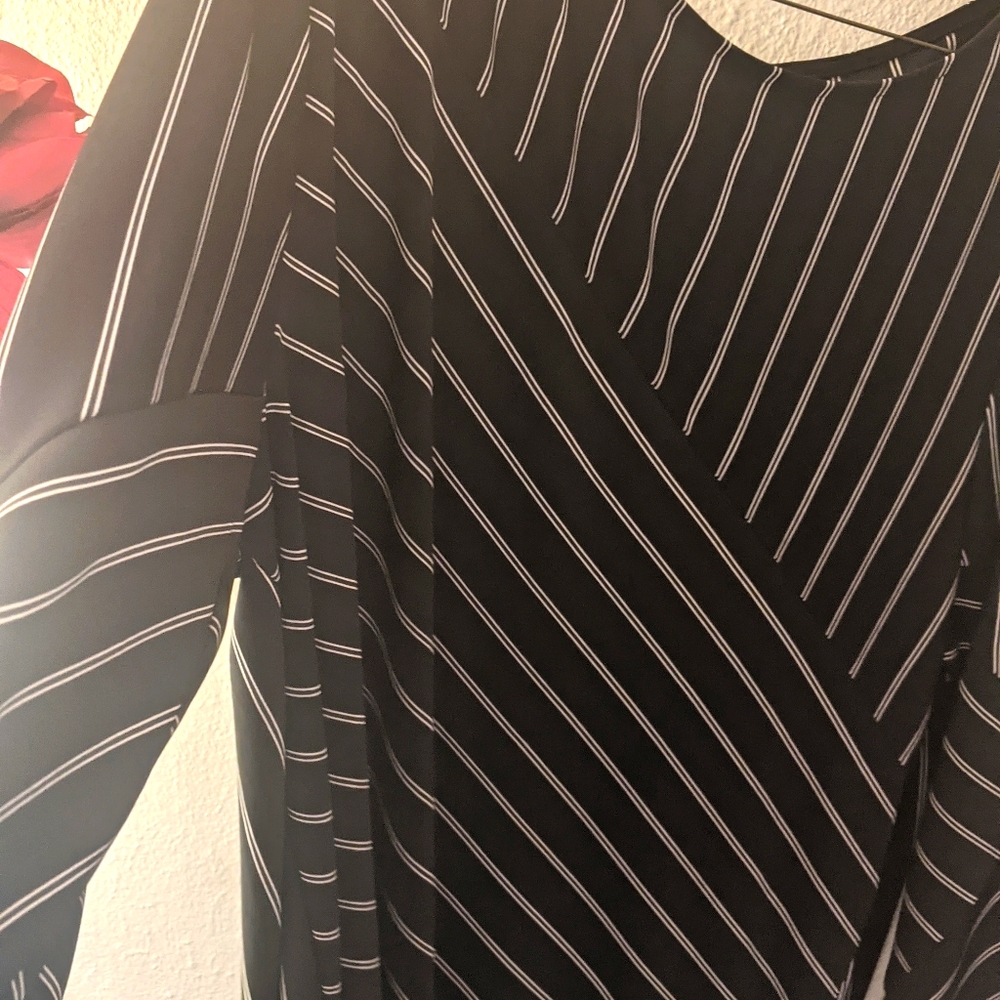 Chicos 2 black and white diagonal top asymmetrical